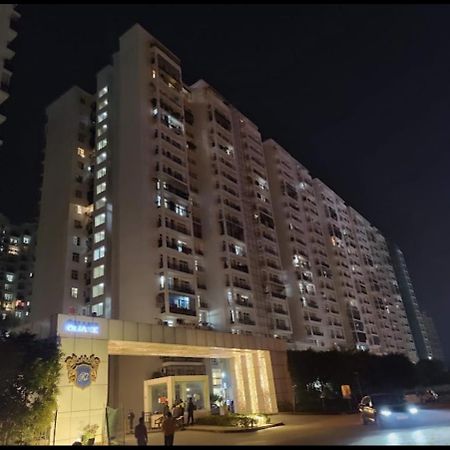 Ferienwohnung Downtown Delight Lucknow Exterior foto