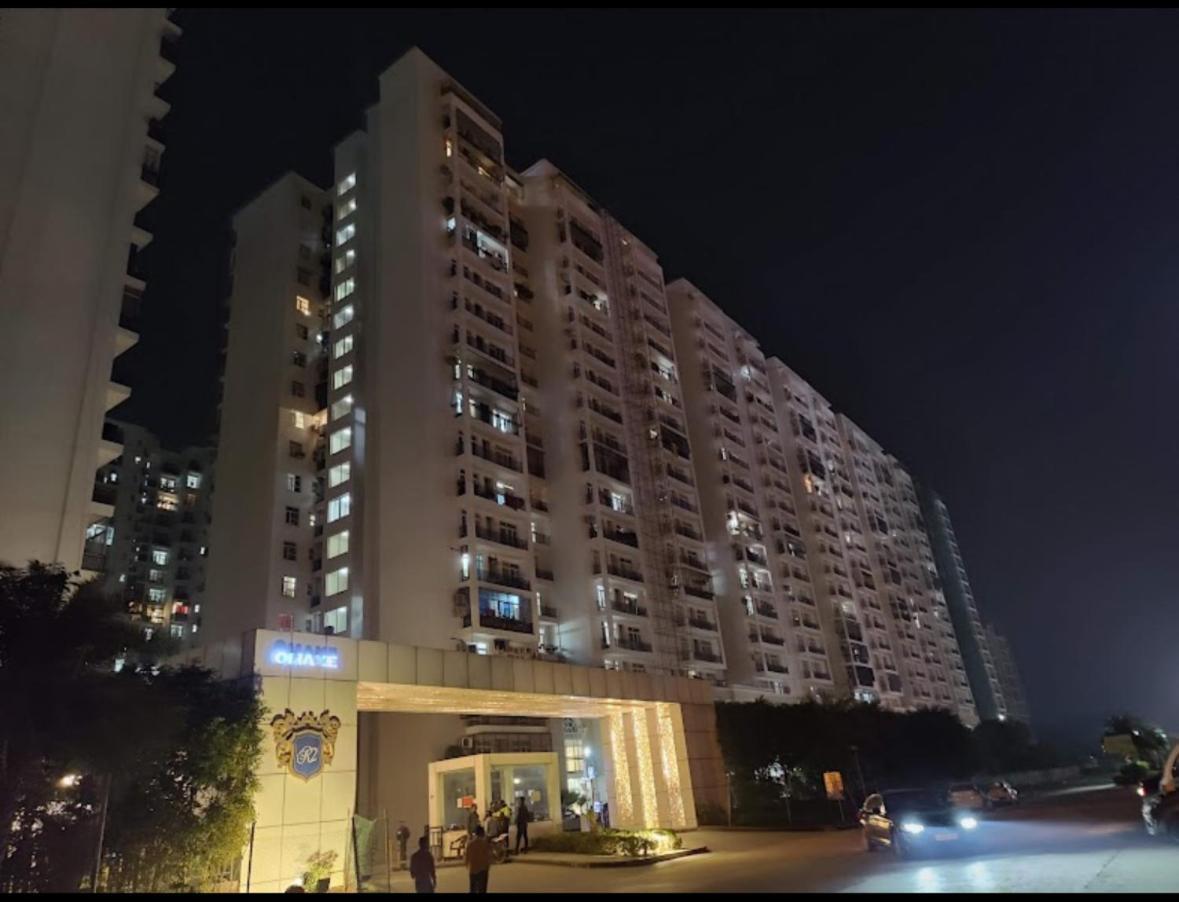 Ferienwohnung Downtown Delight Lucknow Exterior foto